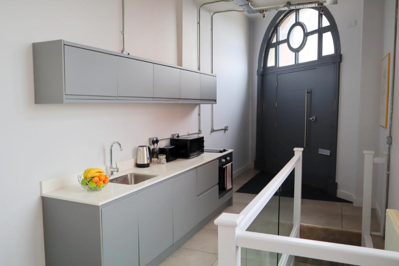 Trendy Urban Industrial Apartment - Great Location - Parking - Fast Wifi - Smart Tv - Beautiful 2 Double Bedroom Apartment Sleeps Up To 4! Bournemouth Luaran gambar