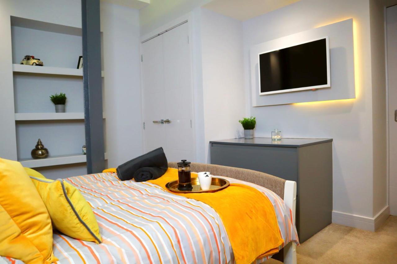 Trendy Urban Industrial Apartment - Great Location - Parking - Fast Wifi - Smart Tv - Beautiful 2 Double Bedroom Apartment Sleeps Up To 4! Bournemouth Luaran gambar