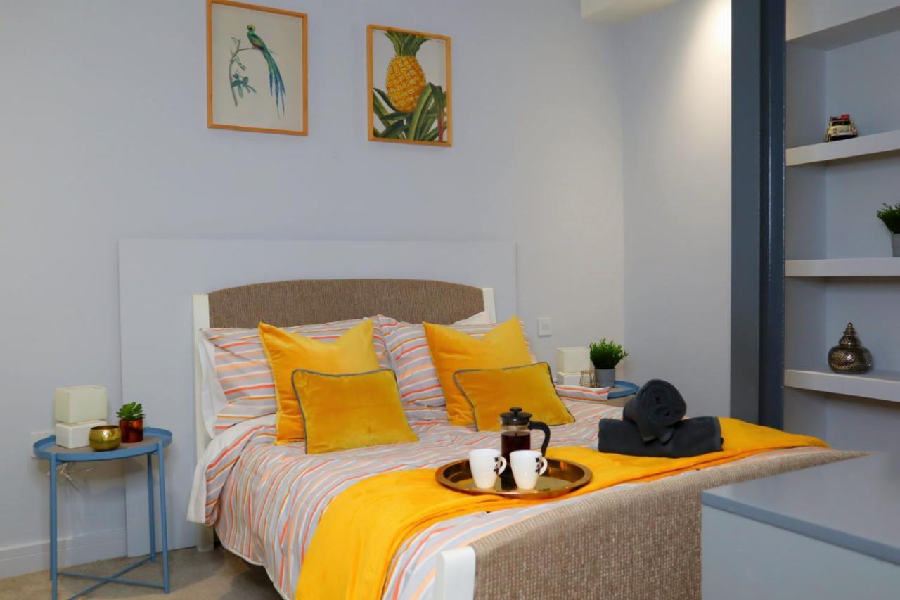 Trendy Urban Industrial Apartment - Great Location - Parking - Fast Wifi - Smart Tv - Beautiful 2 Double Bedroom Apartment Sleeps Up To 4! Bournemouth Luaran gambar